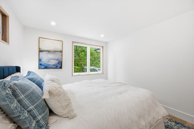 6 Amherst Rd, Hopkinton, MA 01748