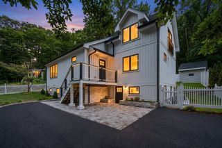 6 Amherst Rd, Hopkinton, MA 01748
