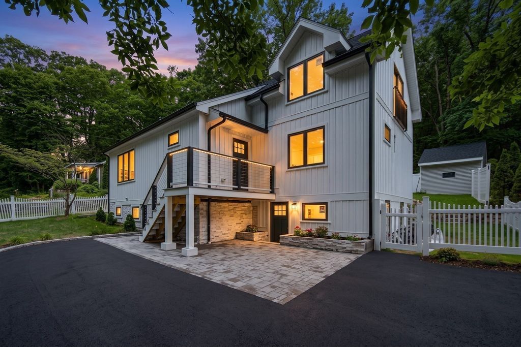 6 Amherst Rd, Hopkinton, MA 01748