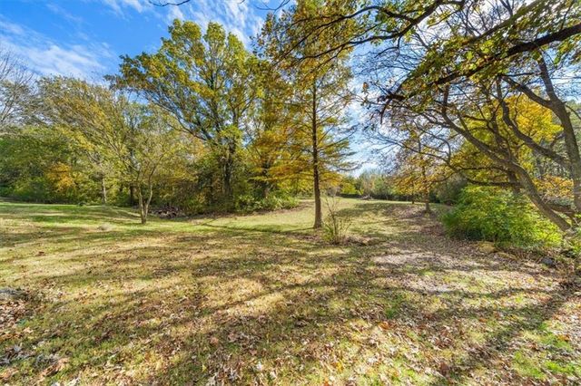 35809 E Ryan Road, Oak Grove, MO 64075