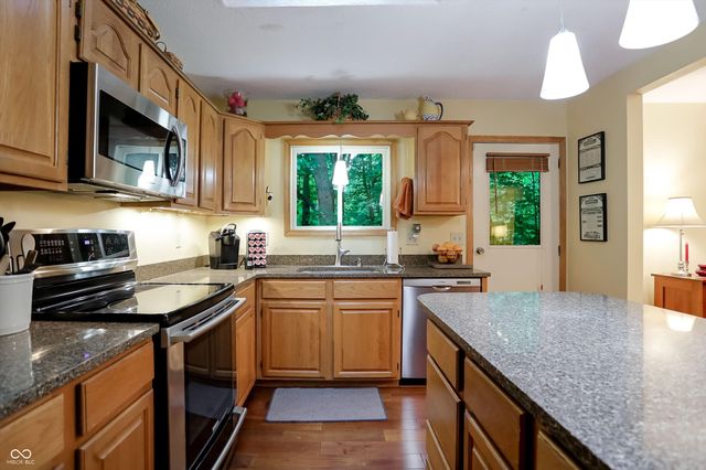 4480 E Wembley Lane, Columbus, IN 47201