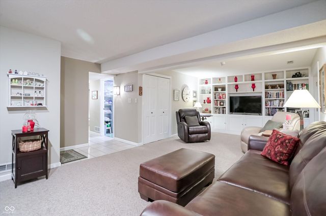 4480 E Wembley Lane, Columbus, IN 47201