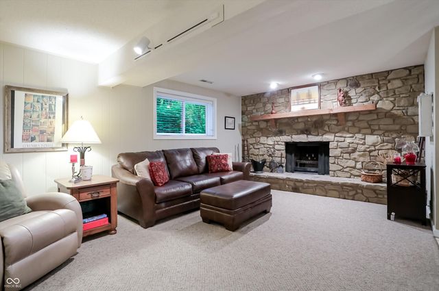 4480 E Wembley Lane, Columbus, IN 47201