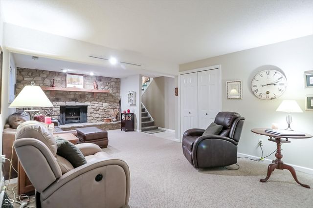 4480 E Wembley Lane, Columbus, IN 47201