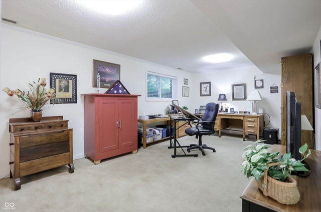 4480 E Wembley Lane, Columbus, IN 47201