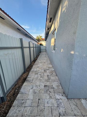 16124 SW 55th Ter 0, Miami, FL 33185