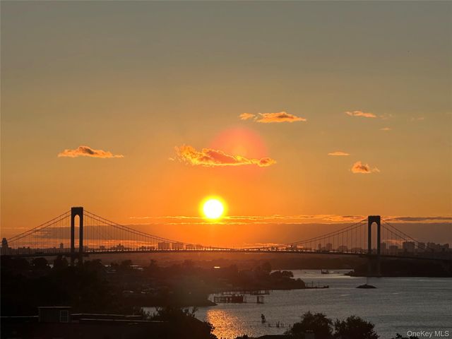 166-25 Powells Cove Boulevard 16B, Beechhurst, NY 11357