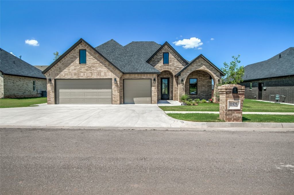 11525 NW 102 Street, Yukon, OK 73099