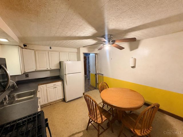 3440 Hillside Avenue, Cincinnati, OH 45204