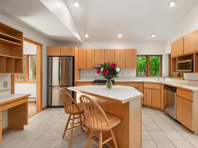 190 Red Tail Lane, Charlotte, VT 05445