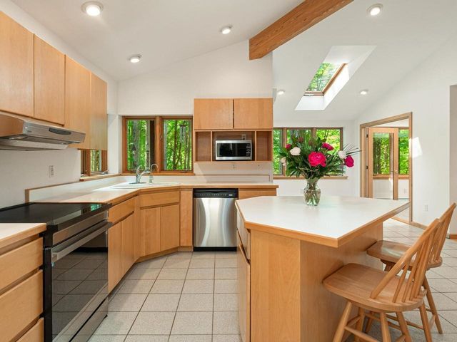 190 Red Tail Lane, Charlotte, VT 05445