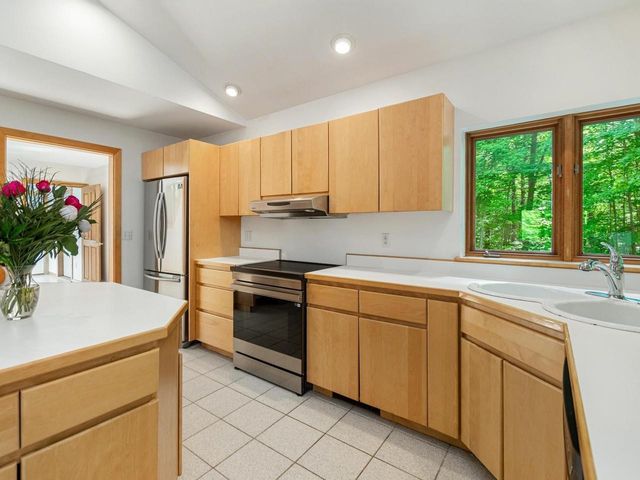 190 Red Tail Lane, Charlotte, VT 05445