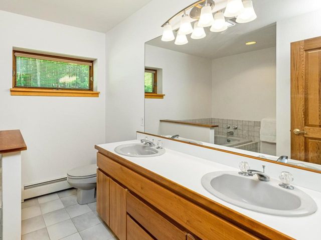 190 Red Tail Lane, Charlotte, VT 05445
