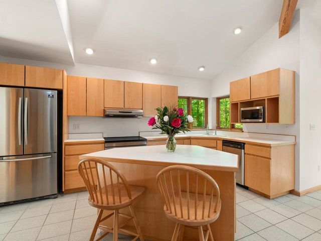190 Red Tail Lane, Charlotte, VT 05445