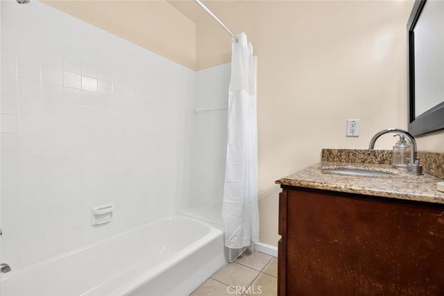 1442 Verd Oaks A, Glendale, CA 91205