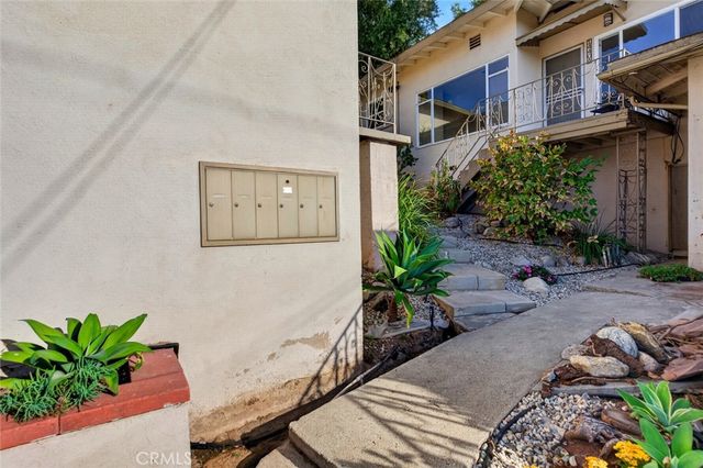 1442 Verd Oaks A, Glendale, CA 91205