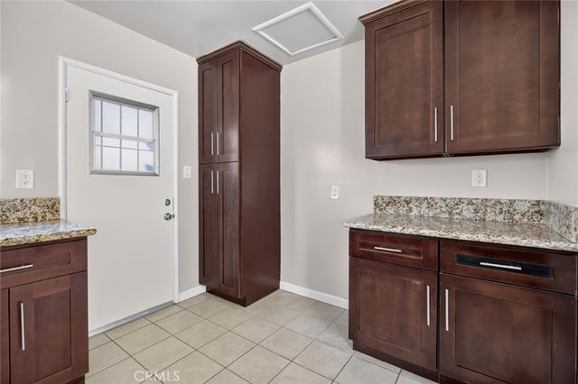 1442 Verd Oaks A, Glendale, CA 91205