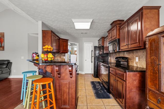 159 Lee Road 2137, Phenix City, AL 36870