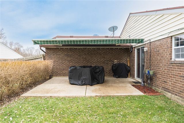7994 Rustic Woods Drive, Huber Heights, OH 45424
