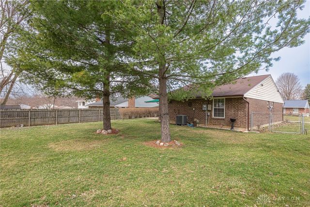 7994 Rustic Woods Drive, Huber Heights, OH 45424