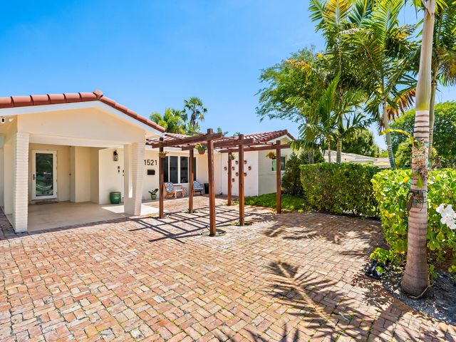 1521 NE 40th Court, Oakland Park, FL 33334