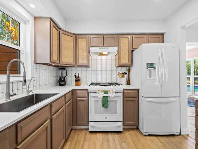 1521 NE 40th Court, Oakland Park, FL 33334