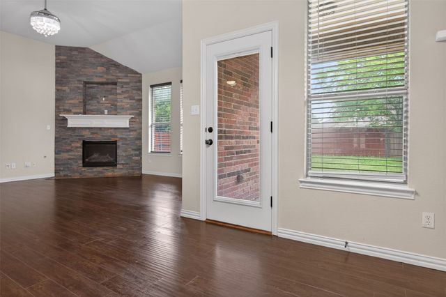 4407 Emerald Leaf Drive, Mansfield, TX 76063