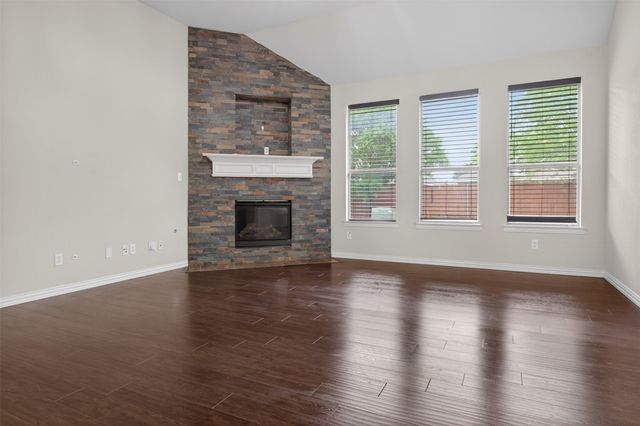 4407 Emerald Leaf Drive, Mansfield, TX 76063