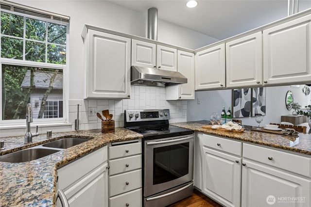 9834 NE 130th Place, Kirkland, WA 98034