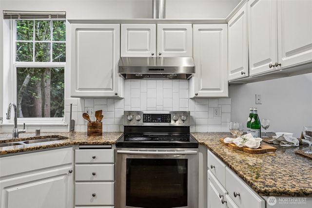 9834 NE 130th Place, Kirkland, WA 98034