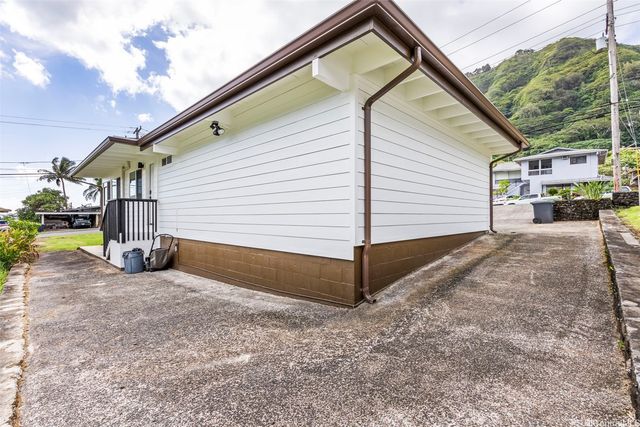 3489 Manoa Road, Honolulu, HI 96822
