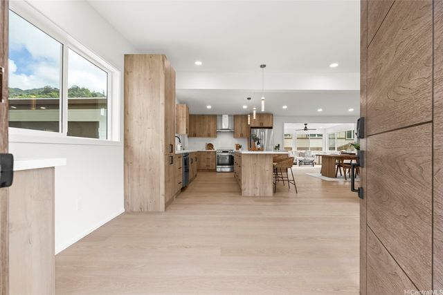 3489 Manoa Road, Honolulu, HI 96822