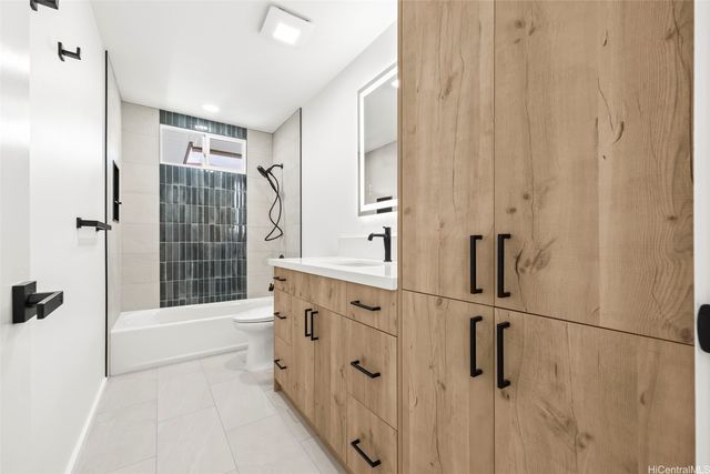 3489 Manoa Road, Honolulu, HI 96822