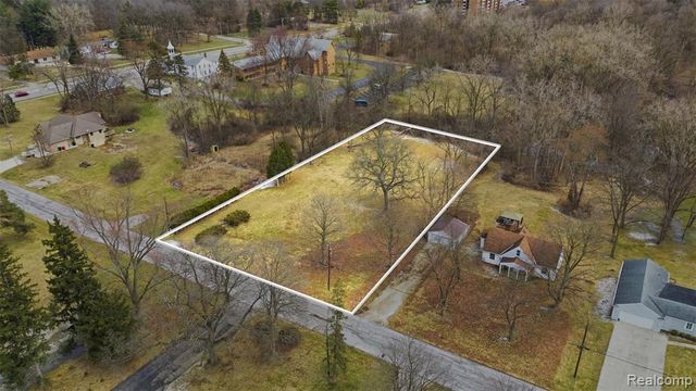 24818 Lois Lane, Southfield, MI 48075
