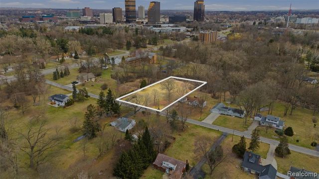 24818 Lois Lane, Southfield, MI 48075