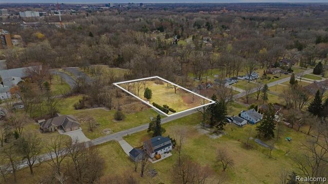 24818 Lois Lane, Southfield, MI 48075