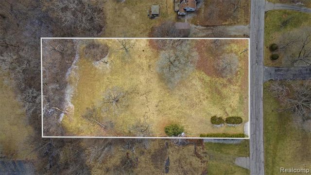 24818 Lois Lane, Southfield, MI 48075