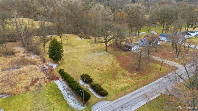 24818 Lois Lane, Southfield, MI 48075