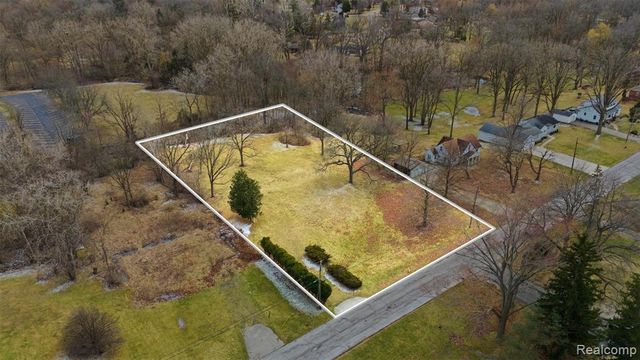 24818 Lois Lane, Southfield, MI 48075