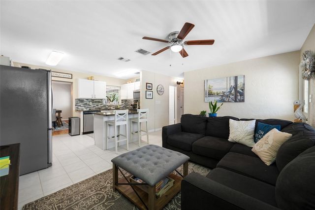 7313 37TH AVENUE N, St Petersburg, FL 33710