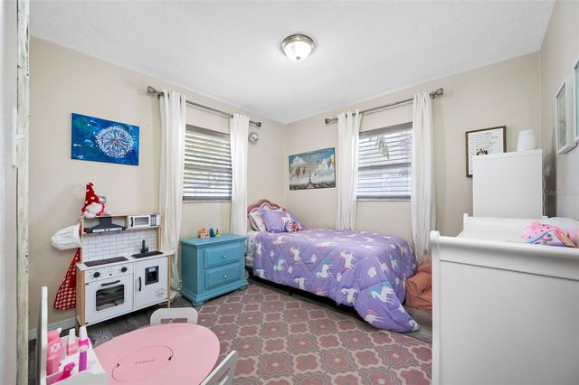 7313 37TH AVENUE N, St Petersburg, FL 33710