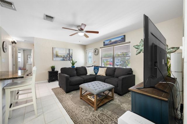 7313 37TH AVENUE N, St Petersburg, FL 33710