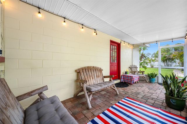 7313 37TH AVENUE N, St Petersburg, FL 33710