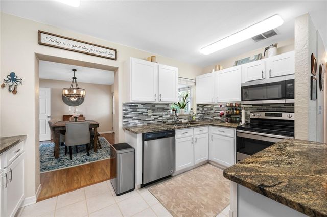 7313 37TH AVENUE N, St Petersburg, FL 33710