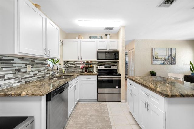 7313 37TH AVENUE N, St Petersburg, FL 33710