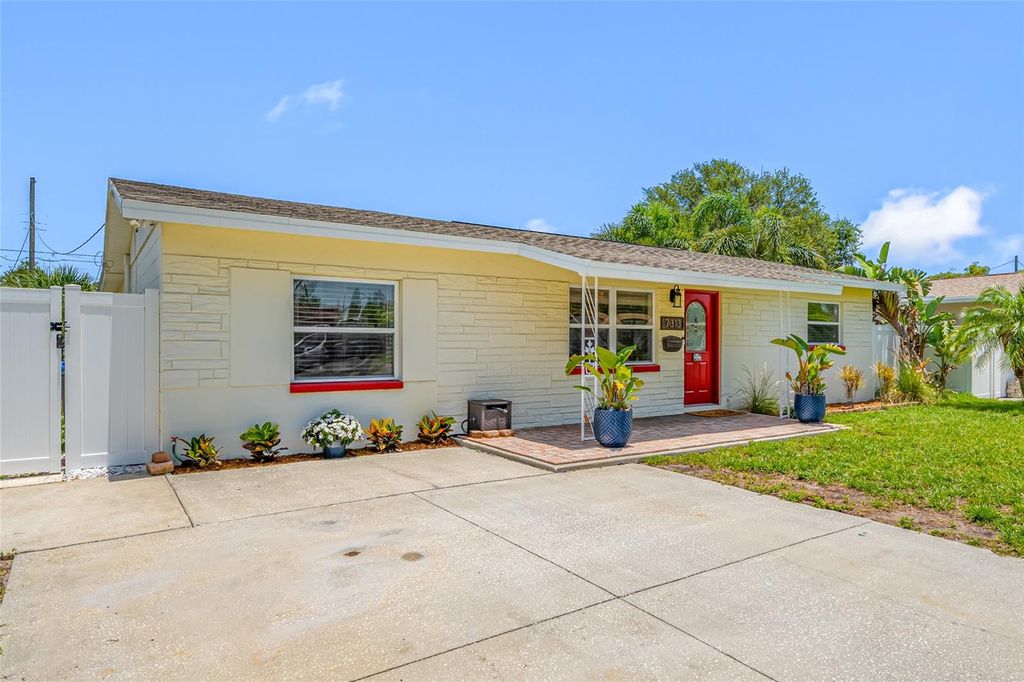 7313 37TH AVENUE N, St Petersburg, FL 33710