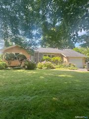 172 Mitchell Drive, New Haven, CT 06511