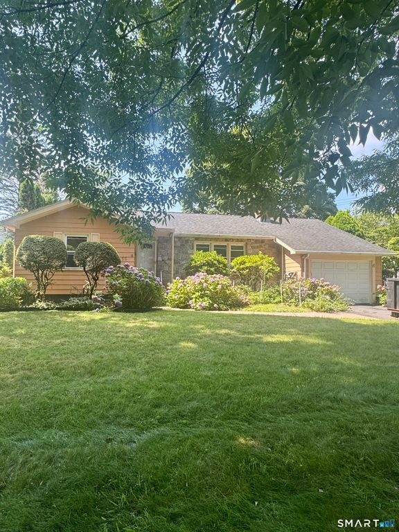 172 Mitchell Drive, New Haven, CT 06511