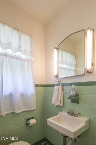 501 Cheyenne Road, Bristol, VA 24201