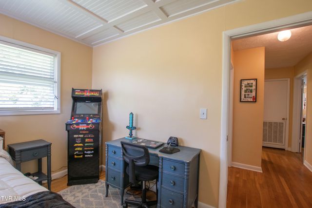 501 Cheyenne Road, Bristol, VA 24201